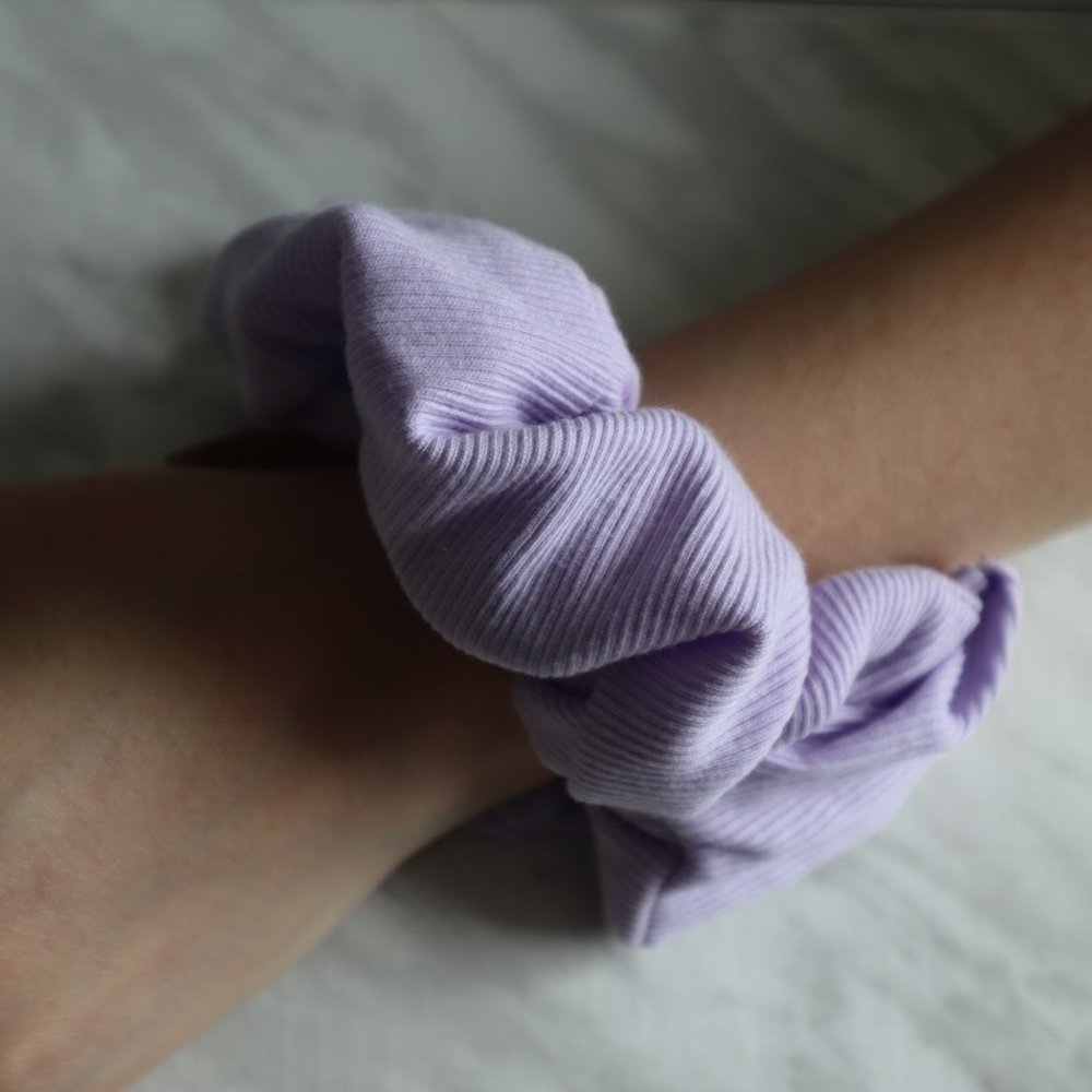 PURPLE RIBBED SCRUNCHIE - Picture 6 of 8